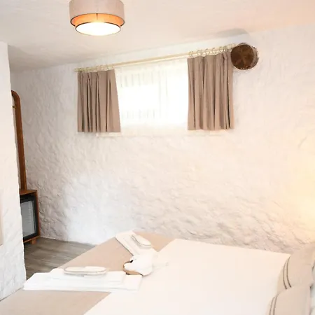 Mahzen - Adults Only Hotel