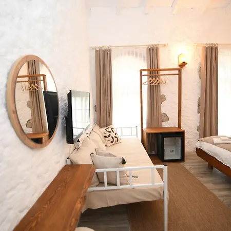 Mahzen - Adults Only 2* Alacati